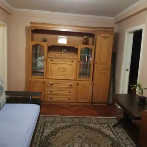 1к біля метро дарниця Киев